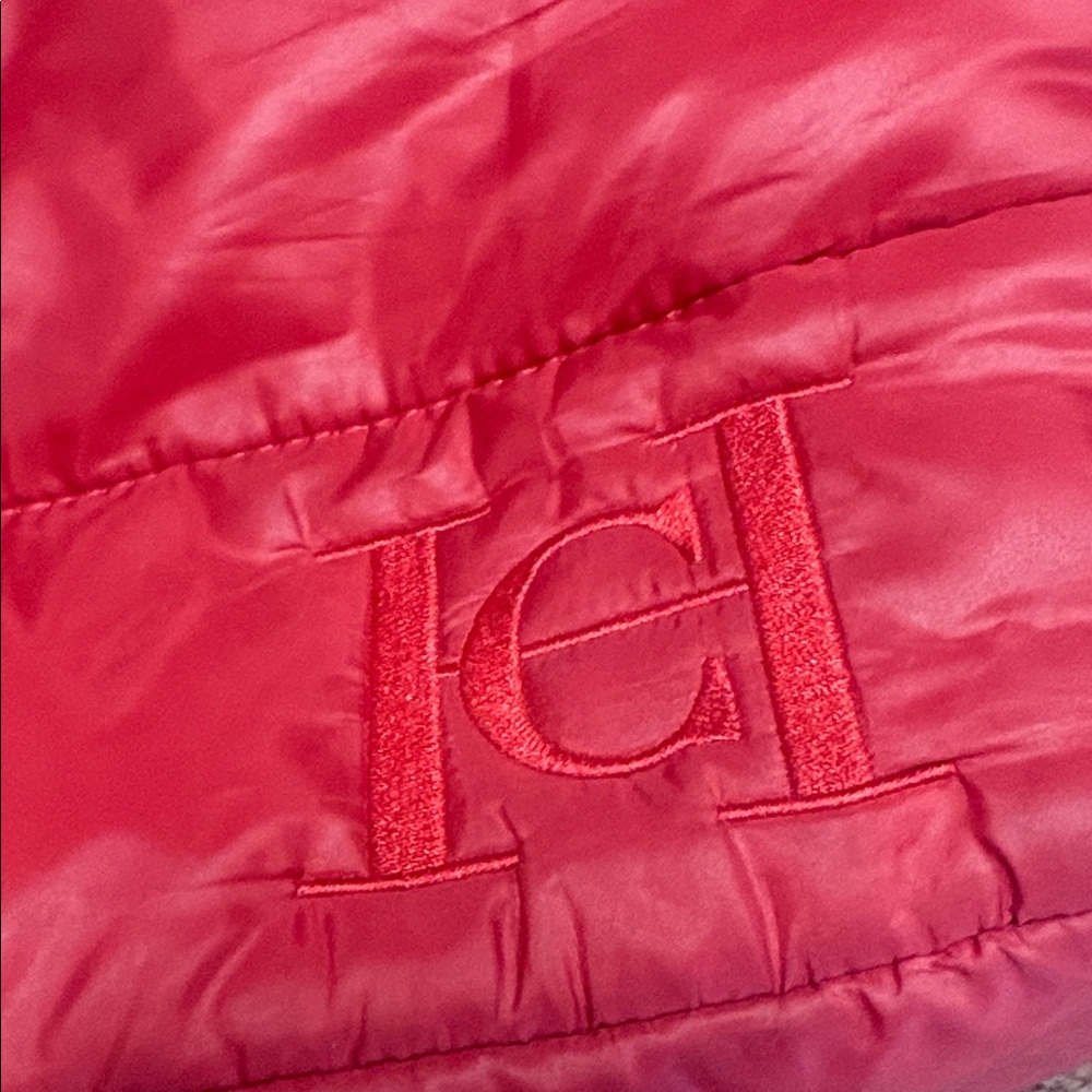 Elegant Red Quilted Tote Bag - Picture 3 of 3